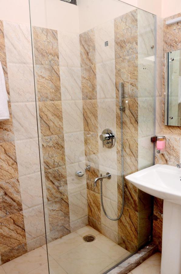 Hotel Golden Sunrise Inn Amritszár Kültér fotó